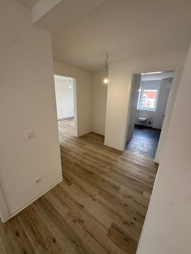 Flur mit Schlafzimmer und Bad