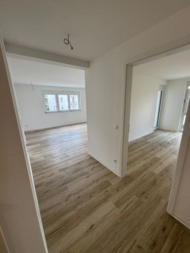 Flur mit Wohnzimmer und Kinderzimmer