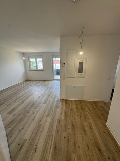 Wohnzimmer mit Flur